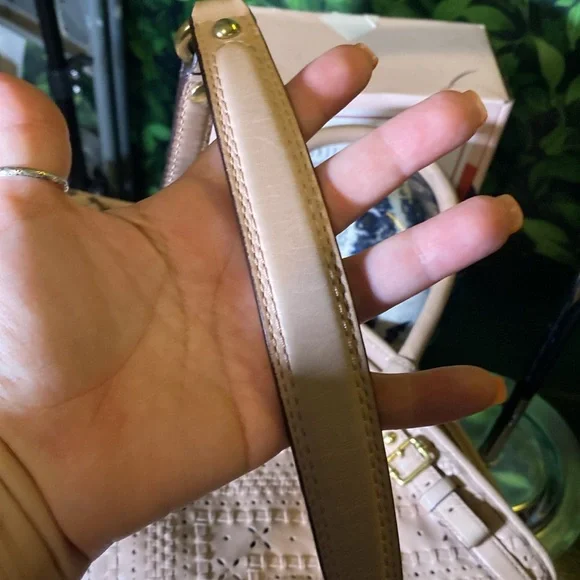 Coach blush pink shoulder bag. This bag is fire!! Pink and brass ❤️🔥 - Picture 10 of 16